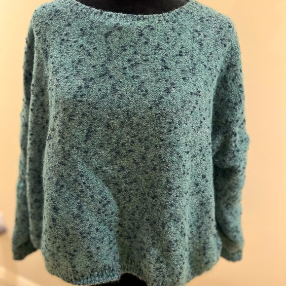 Cristina Gavioli knitwear sweater. Crew neck. Sage green/Navy. Fits size M/L - Picture 2 of 5